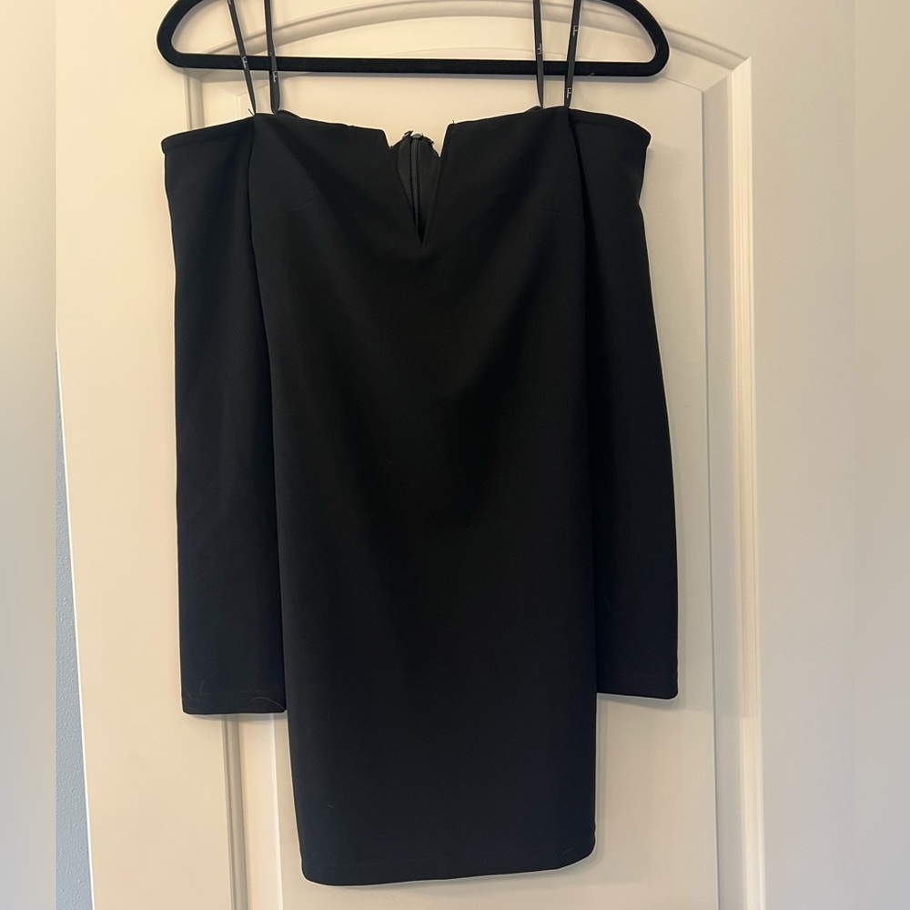 Lulus size small cocktail dress with sleeves
Never worn